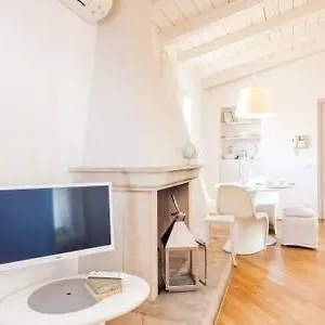 Di Punto In Bianco Appartamento